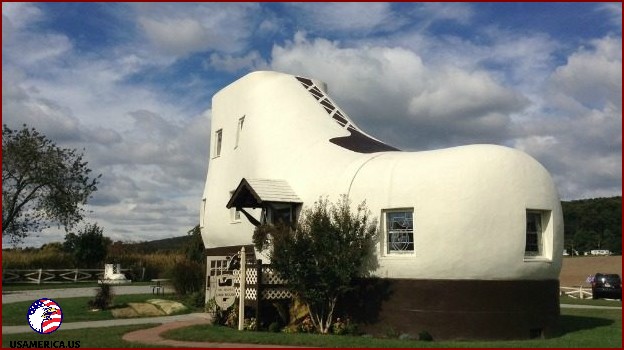 The Coolest and Most Unusual Roadside Enterprises in America